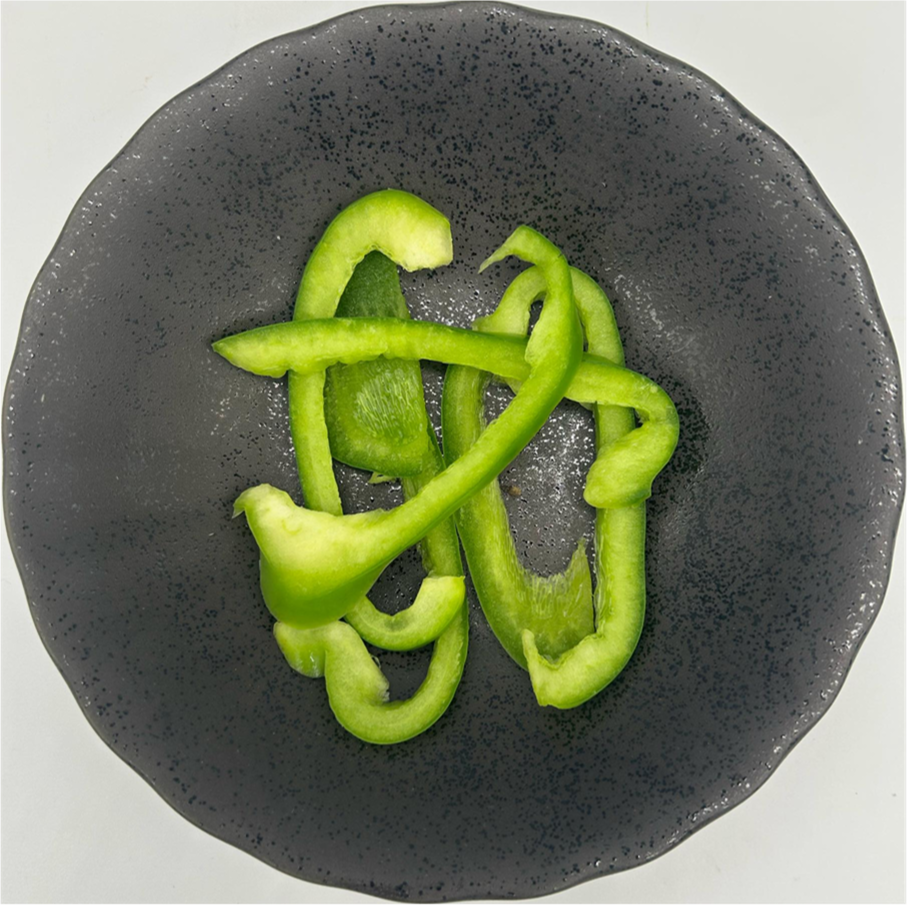 Capsicum Green - Sliced 0.5cm - 1 kg/tub (Kito)