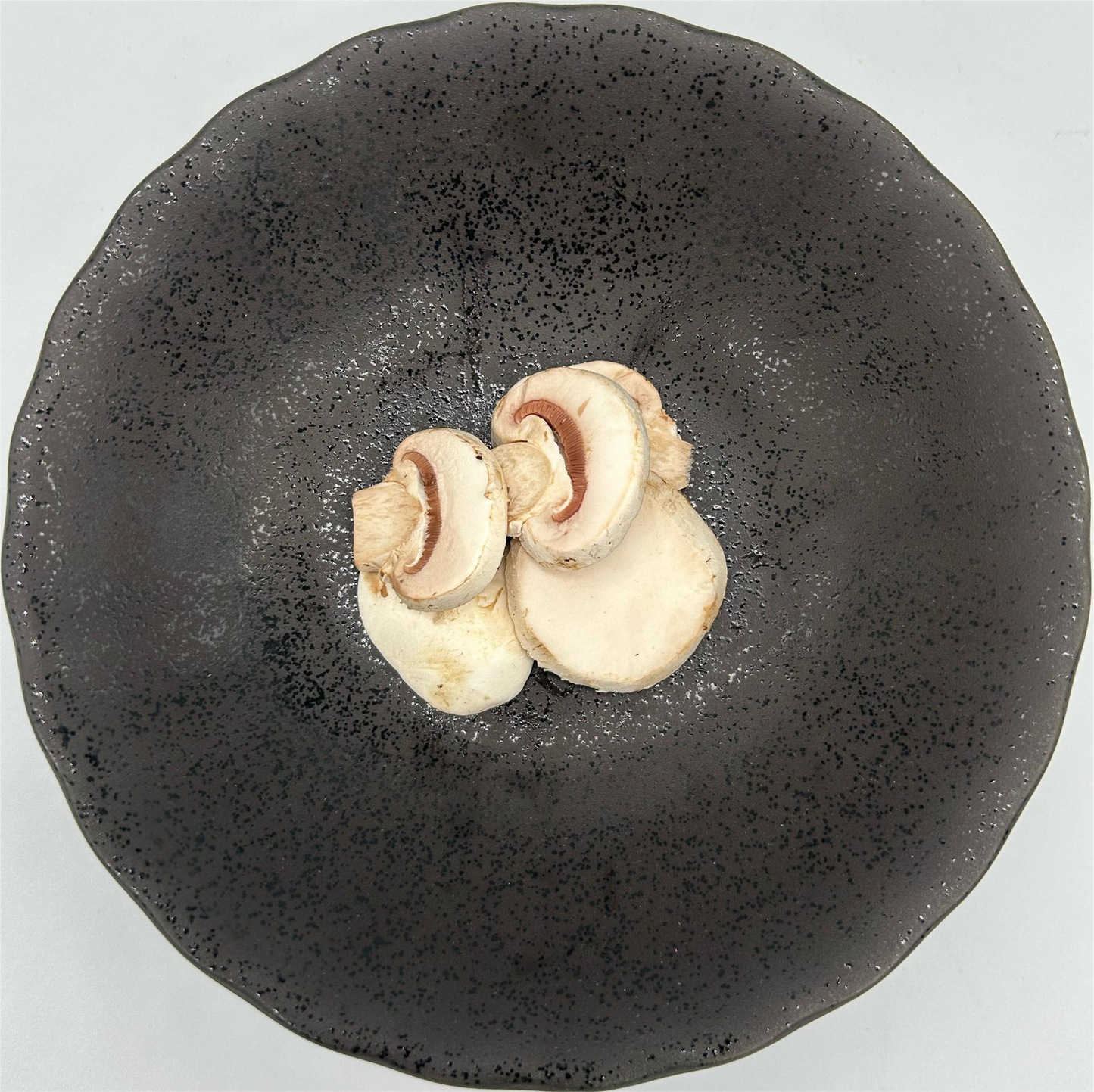 Mushroom Button White - Sliced 0.5cm - 1 kg/Tub (Kito)