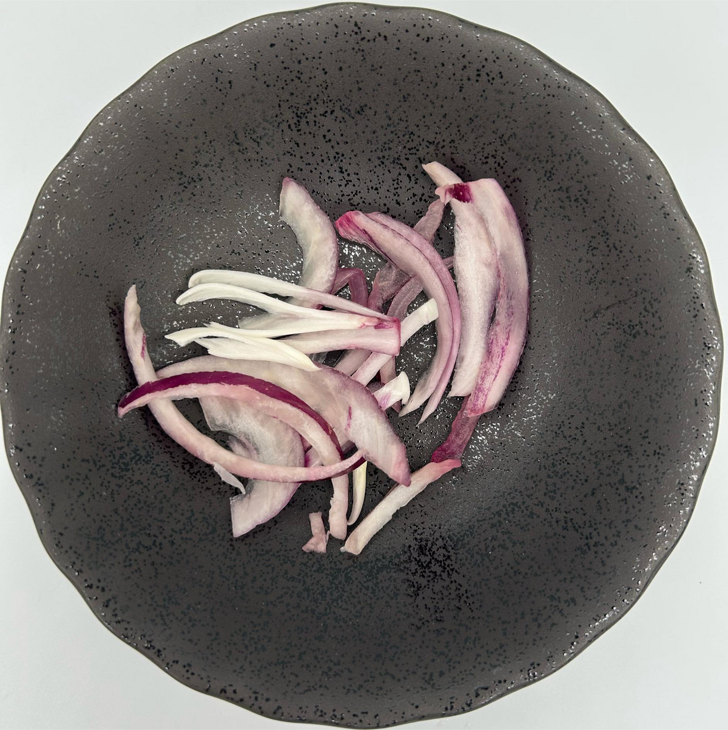 Onion Bombay Red - Sliced 0.5cm (Half Moon) (Kito) 2 kg/Pkt