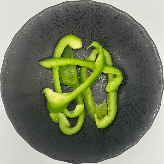 Capsicum Green - Sliced 0.5cm - 1 kg/tub (Kito)