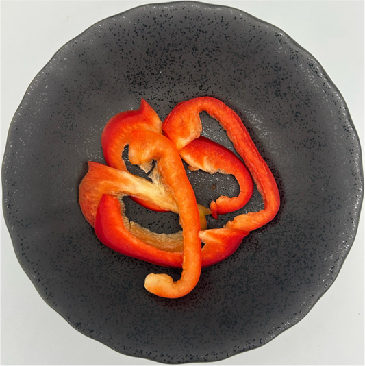 Capsicum Red - Halve & Sliced 1cm - 1 kg/tub (Kito)