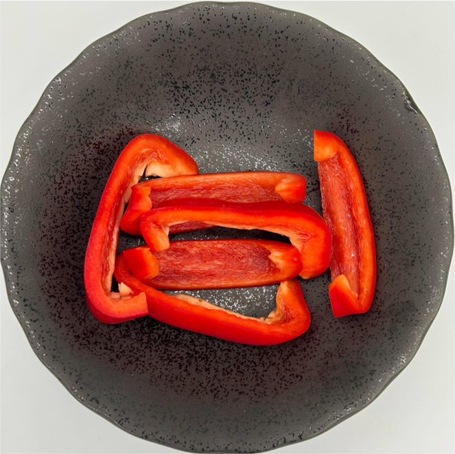 Capsicum Red - Sliced 2cm - 1 kg/pkt (Kito)