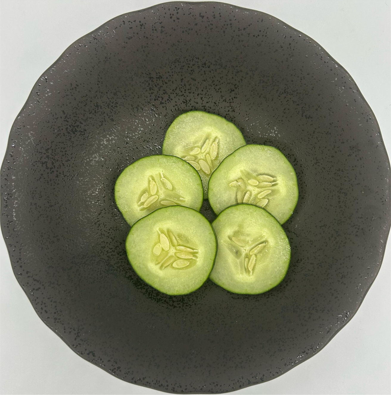 Cucumber Japanese - Sliced 0.3cm (Kito) - 1 kg/tub