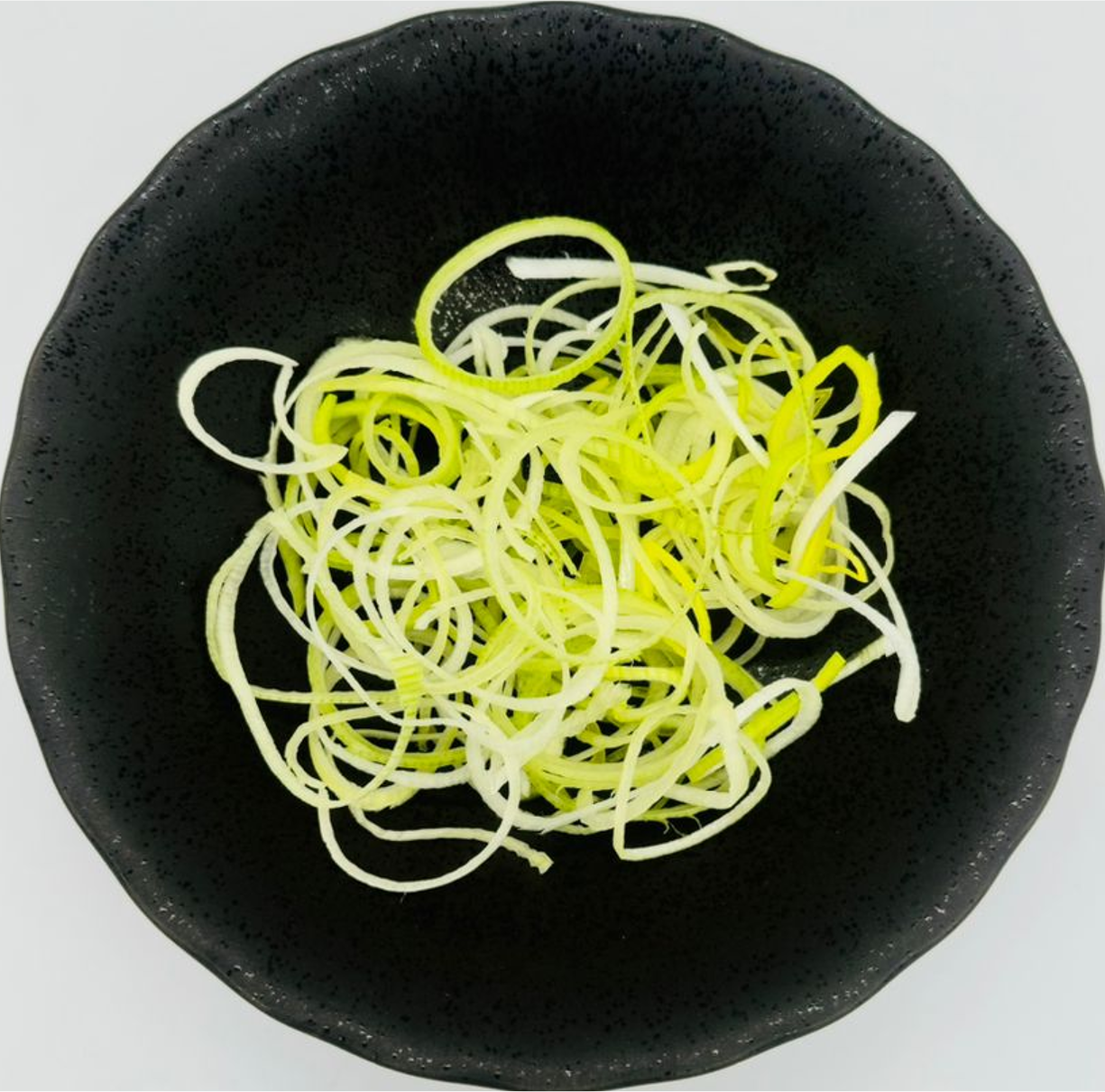 Leek Australia - Sliced 0.2cm - 1 kg/tub (Kito)