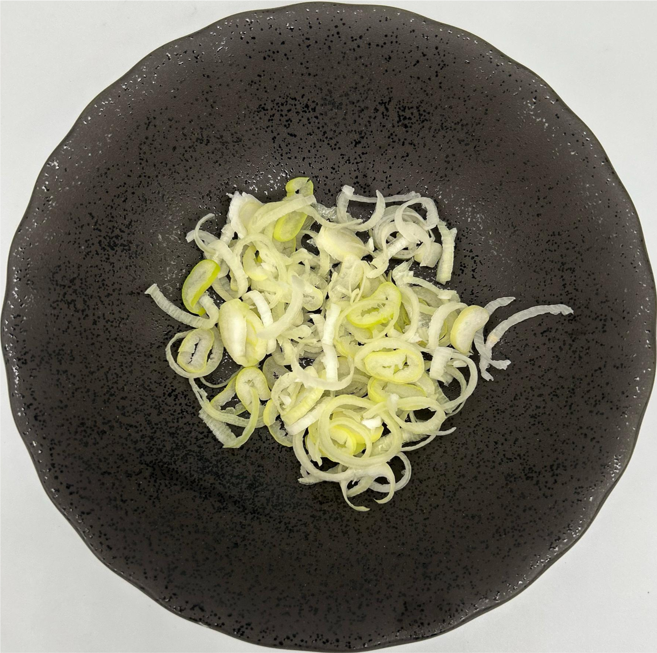 Leek Shironeji - White Bottom Sliced 1.5cm (Kito) - 500gm/pkt