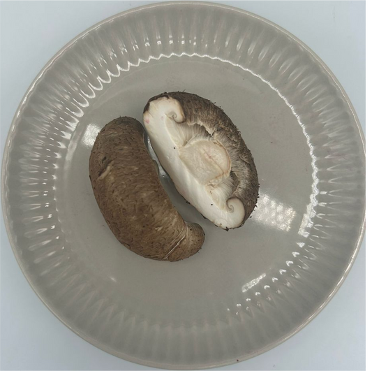Mushroom Shiitake - Stemless Halves - 1 kg/Pkt (Kito)
