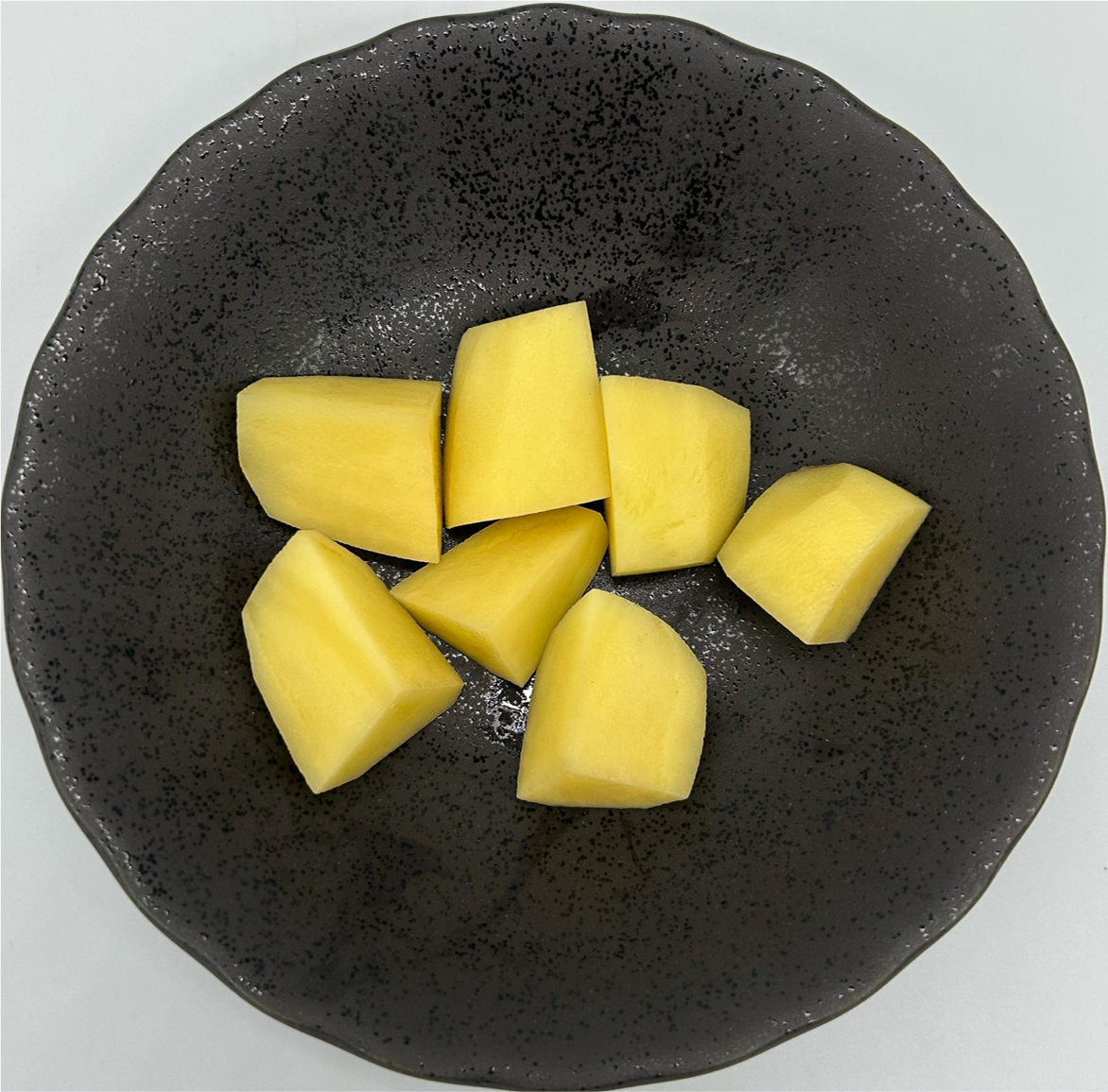 Potato Local - Wedges 1/4 Cut Skin Off - 2 kg/Pkt (Kito)