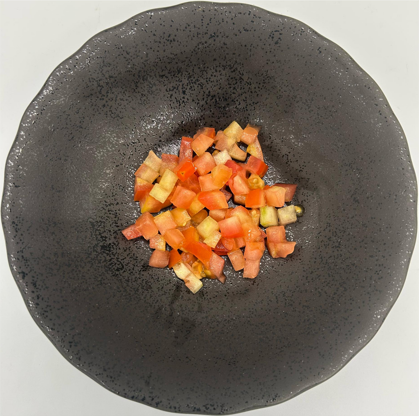Tomato - Diced 0.5cm - 1 kg/Tub (Kito)