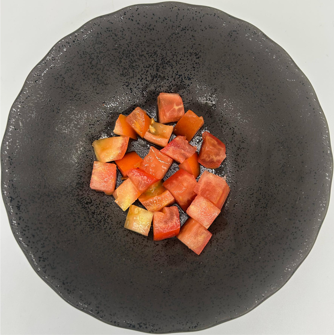 Tomato - Diced 1 cm - 1 kg/Tub (Kito)