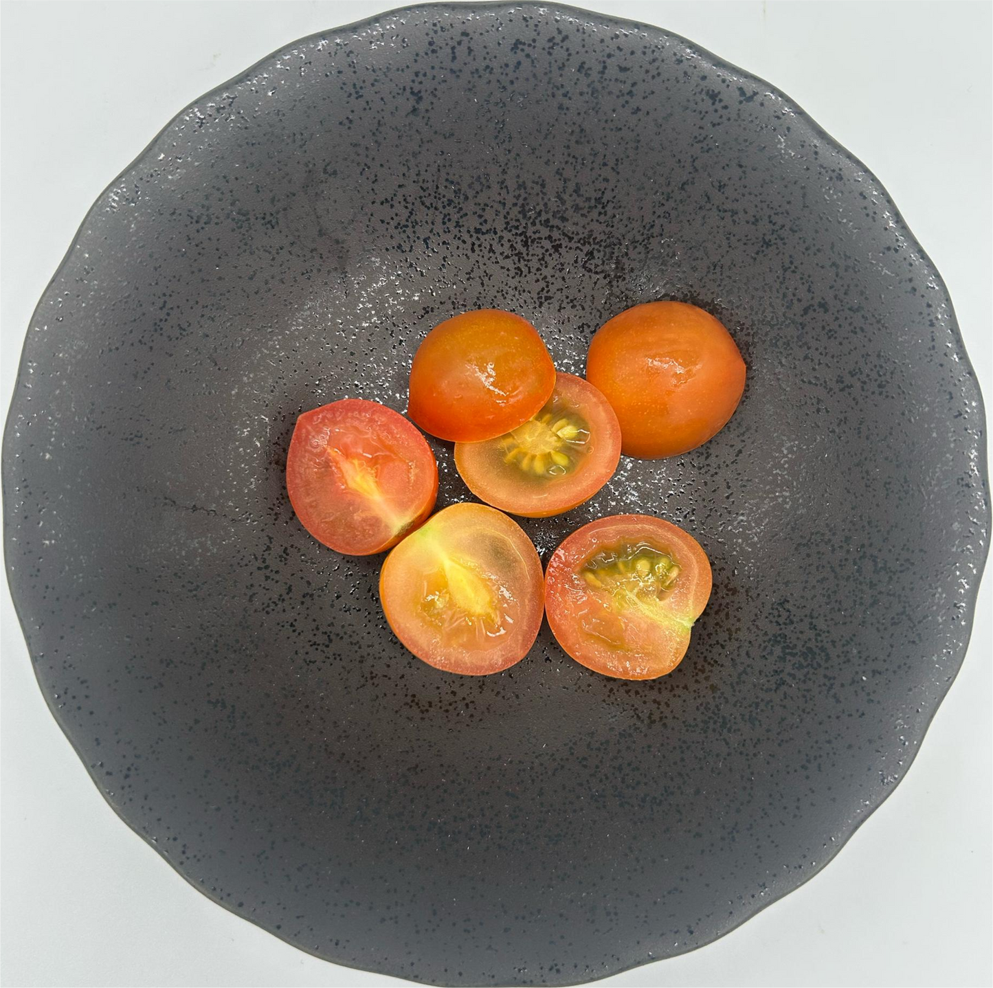 Tomato Cherry Red - Halves(Kito) 1 kg/Tub