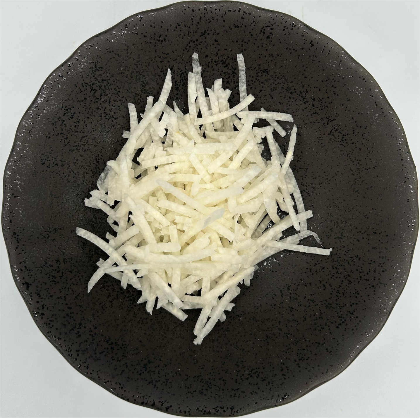 Turnip White (Mang Guang) - Shredded 0.3cm 1 kg/Pkt (Kito)